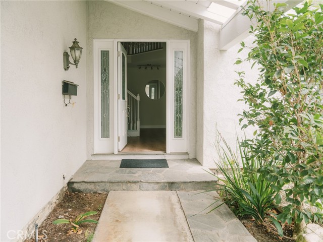 Detail Gallery Image 4 of 51 For 14781 Briarcliff Pl, Tustin,  CA 92780 - 3 Beds | 2/1 Baths