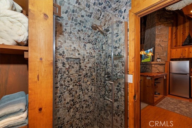 295 Sunset, Lake Arrowhead CA: https://media.crmls.org/medias/c1bf90a0-a254-43a2-b37a-73293c052370.jpg