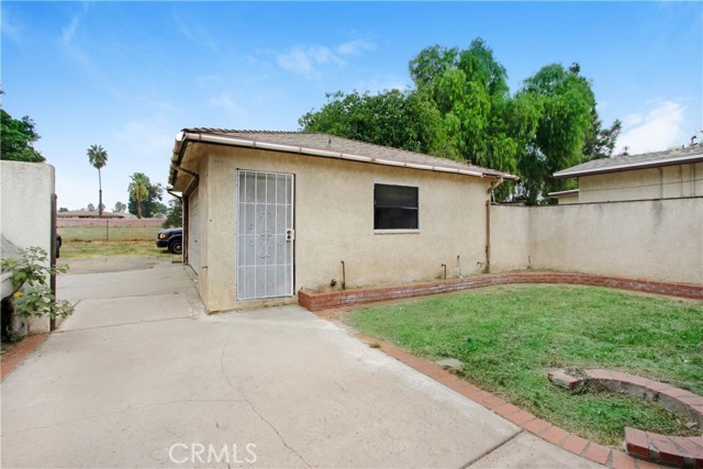 Detail Gallery Image 9 of 11 For 17946 Merrill Ave, Fontana,  CA 92335 - 4 Beds | 2 Baths