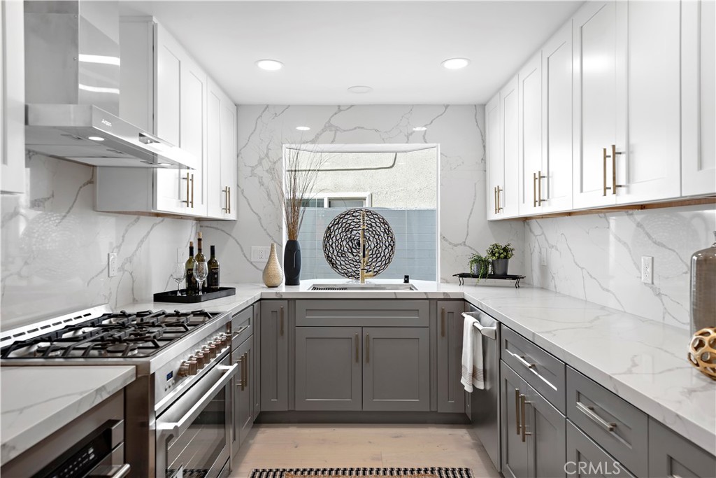 C1bfc43f F3ed 4255 8bb1 B0a51eb06247