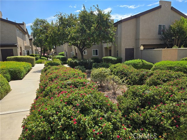 Detail Gallery Image 3 of 9 For 1726 S Mountain Ave #C,  Ontario,  CA 91762 - 2 Beds | 2/1 Baths