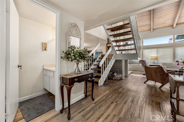 Detail Gallery Image 6 of 30 For 2502 N Tustin #C,  Santa Ana,  CA 92705 - 3 Beds | 2/1 Baths