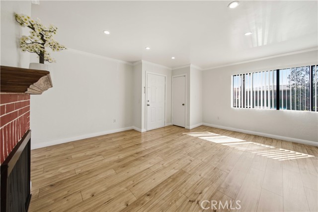 Detail Gallery Image 3 of 22 For 9047 Langdon Ave #6,  North Hills,  CA 91343 - 2 Beds | 2 Baths