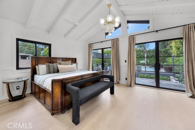 1012 10th Street, Manhattan Beach CA: https://media.crmls.org/medias/c1c1cec6-0e45-4873-bc35-b579e48bb97c.jpg