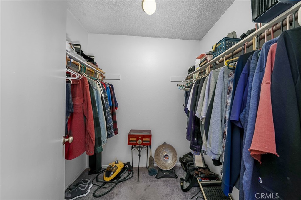 https://media.crmls.org/medias/c1c25be6-1188-415a-9e9e-afde53fc9f4a.jpg?preset=X-Large