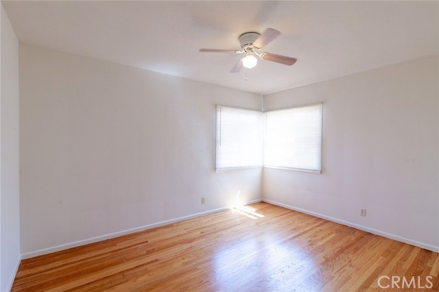 10935 Nassau Avenue, Sunland CA: https://media.crmls.org/medias/c1c2d528-91c8-49dc-8df7-d7146bb97f55.jpg