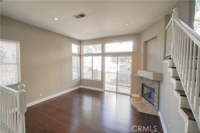 Detail Gallery Image 7 of 29 For 574 N Pageant Dr #E,  Orange,  CA 92869 - 3 Beds | 2/1 Baths