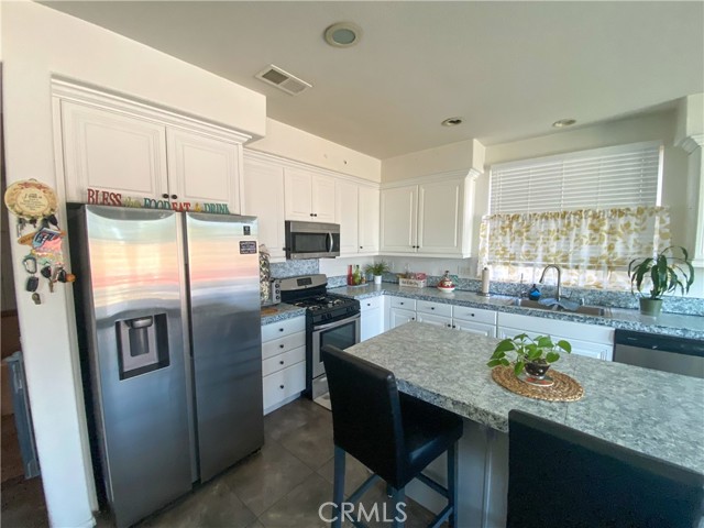 Detail Gallery Image 9 of 29 For 1436 Saddlebrook Way, San Jacinto,  CA 92582 - 4 Beds | 3 Baths