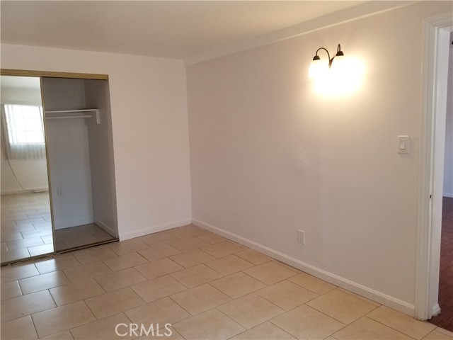 17537 Tuba, Northridge CA: https://media.crmls.org/medias/c1c4077a-f111-4b28-9a03-d797b2c08218.jpg