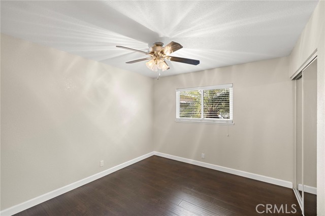 Detail Gallery Image 9 of 19 For 16882 Ross Ln, Huntington Beach,  CA 92647 - 4 Beds | 2 Baths