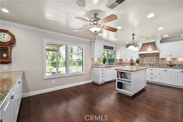 10154 Whispering Forest Drive, Rancho Cucamonga CA: https://media.crmls.org/medias/c1c549f1-6a53-4905-a4df-54d6b2f1a78e.jpg