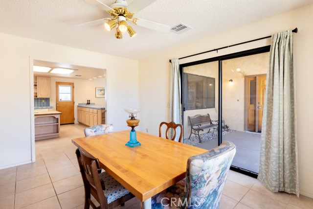 Detail Gallery Image 17 of 75 For 6425 Indian Cove Rd, Twentynine Palms,  CA 92277 - 4 Beds | 3 Baths