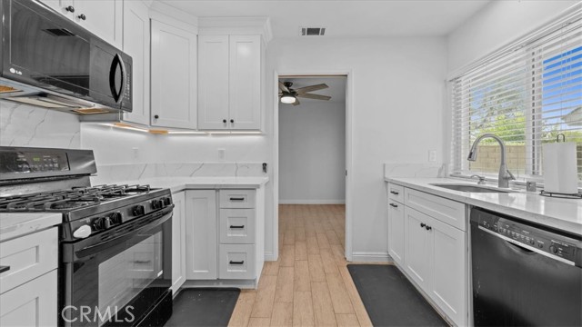 Detail Gallery Image 11 of 25 For 1692 Carmel Cir, Upland,  CA 91784 - 3 Beds | 2 Baths