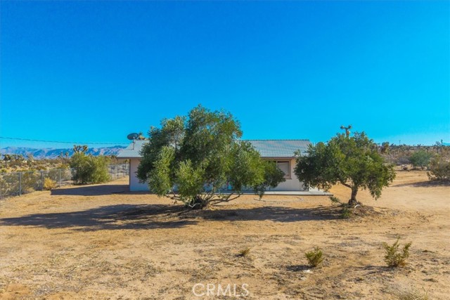 Detail Gallery Image 1 of 33 For 59057 Aberdeen Dr, Yucca Valley,  CA 92284 - 2 Beds | 1 Baths