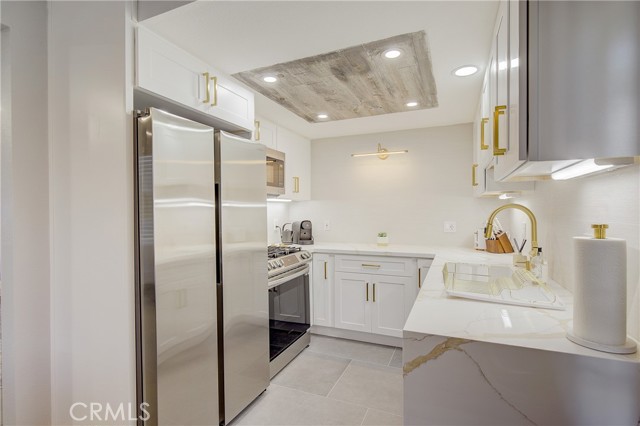 Detail Gallery Image 5 of 46 For 16562 Regina #4,  Huntington Beach,  CA 92649 - 2 Beds | 1 Baths