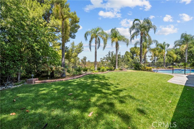 25472 Via Acorde, Valencia CA: https://media.crmls.org/medias/c1c797d5-2f69-4dfa-83ca-e98c974df04e.jpg