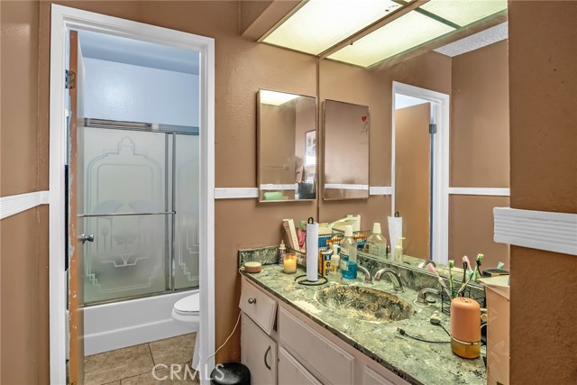 1137 Express Circle, Colton CA: https://media.crmls.org/medias/c1c7a38c-e64f-45a2-808d-40fd3a39d93a.jpg