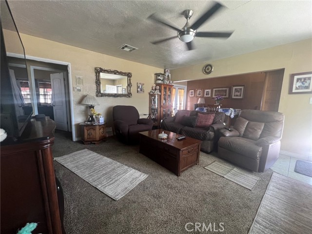 Detail Gallery Image 3 of 16 For 8323 Emerald Ave, Fontana,  CA 92335 - 2 Beds | 1 Baths