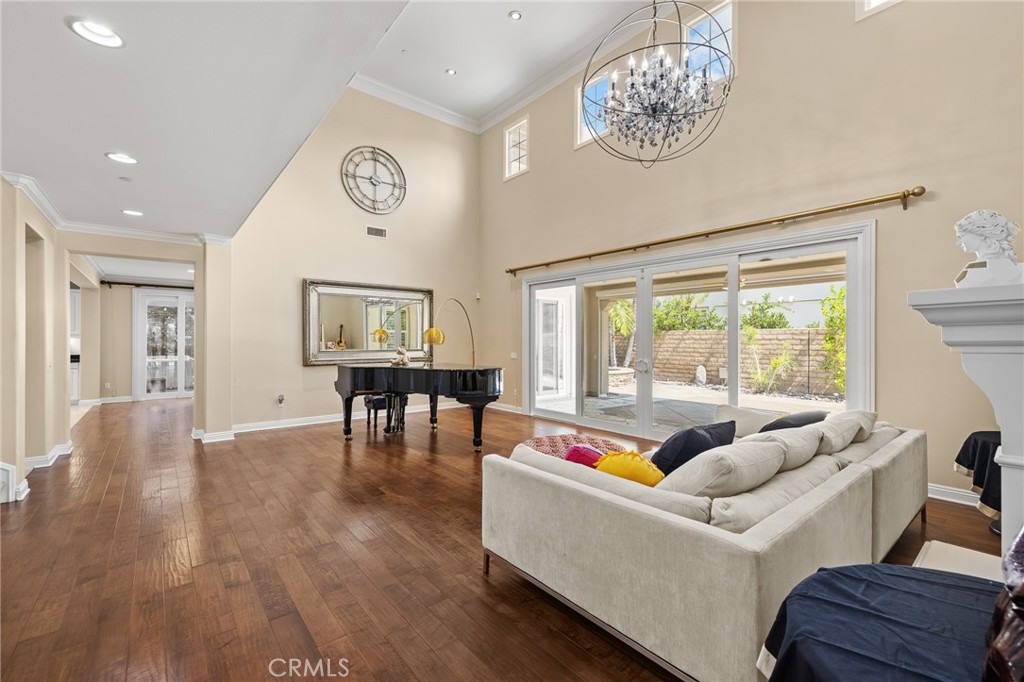 MLS #OC25183394 img 7