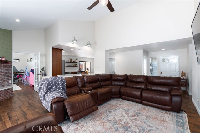 1216 Shady Glen Court, Santa Maria CA: https://media.crmls.org/medias/c1c9a96a-5328-418b-a137-66e053b4c152.jpg