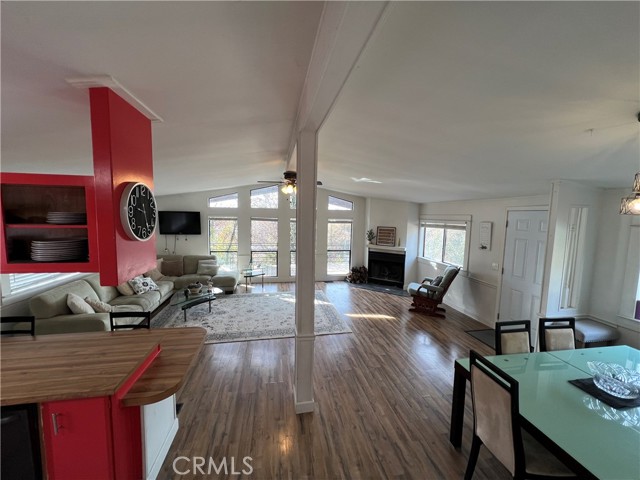 4047 Foothill Drive, Lucerne CA: https://media.crmls.org/medias/c1c9d6cc-82f4-4c67-b6b1-0fd1eec0515c.jpg
