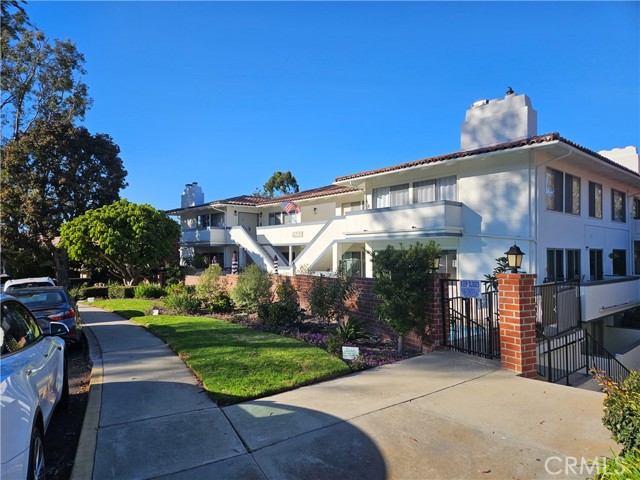 Detail Gallery Image 1 of 13 For 2571 via Campesina #B,  Palos Verdes Estates,  CA 90274 - 2 Beds | 2 Baths