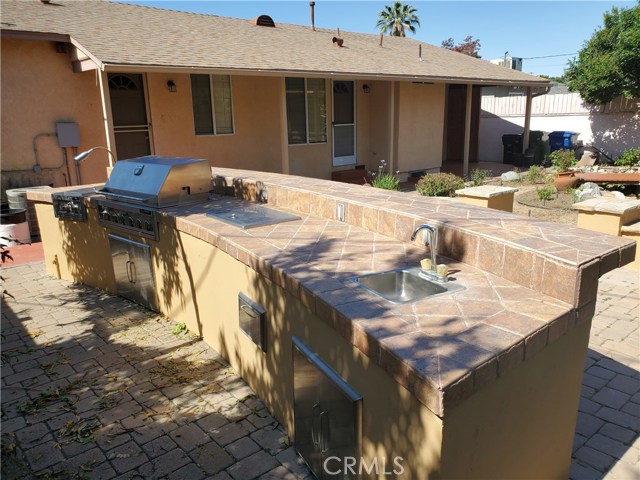 17961 Lull Street, Reseda CA: https://media.crmls.org/medias/c1ca67f3-46ce-475b-854b-e28394b8a616.jpg