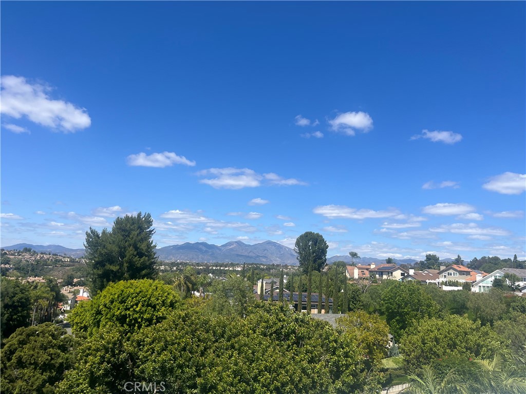 https://media.crmls.org/medias/c1cad930-ec6c-44b3-b7be-8b5355f2c567.jpg?preset=X-Large