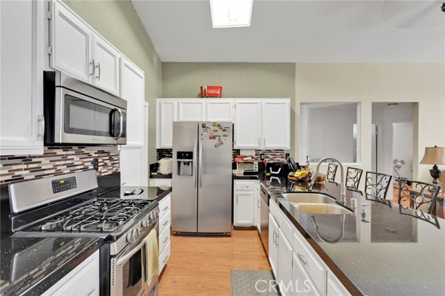 Detail Gallery Image 15 of 48 For 14405 Cedar, Hesperia,  CA 92344 - 4 Beds | 2 Baths