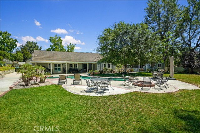 319 Cheerful Court, Simi Valley CA: https://media.crmls.org/medias/c1cbf47b-d03f-4946-824d-d4f9848b945e.jpg