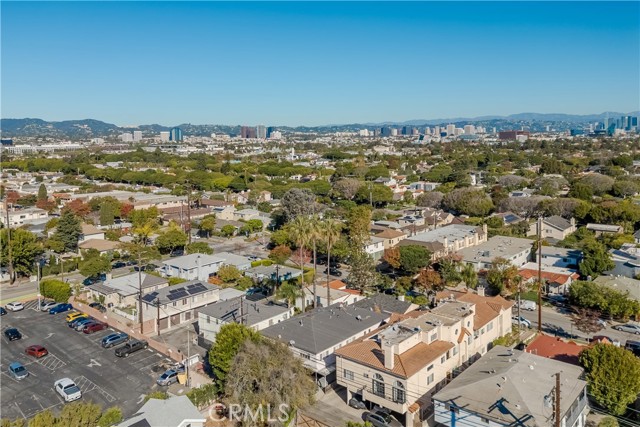 Detail Gallery Image 12 of 25 For 2332 20th St, Santa Monica,  CA 90405 - – Beds | – Baths