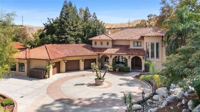 Detail Gallery Image 2 of 75 For 14025 Yokuts, Bakersfield,  CA 93306 - 4 Beds | 5 Baths