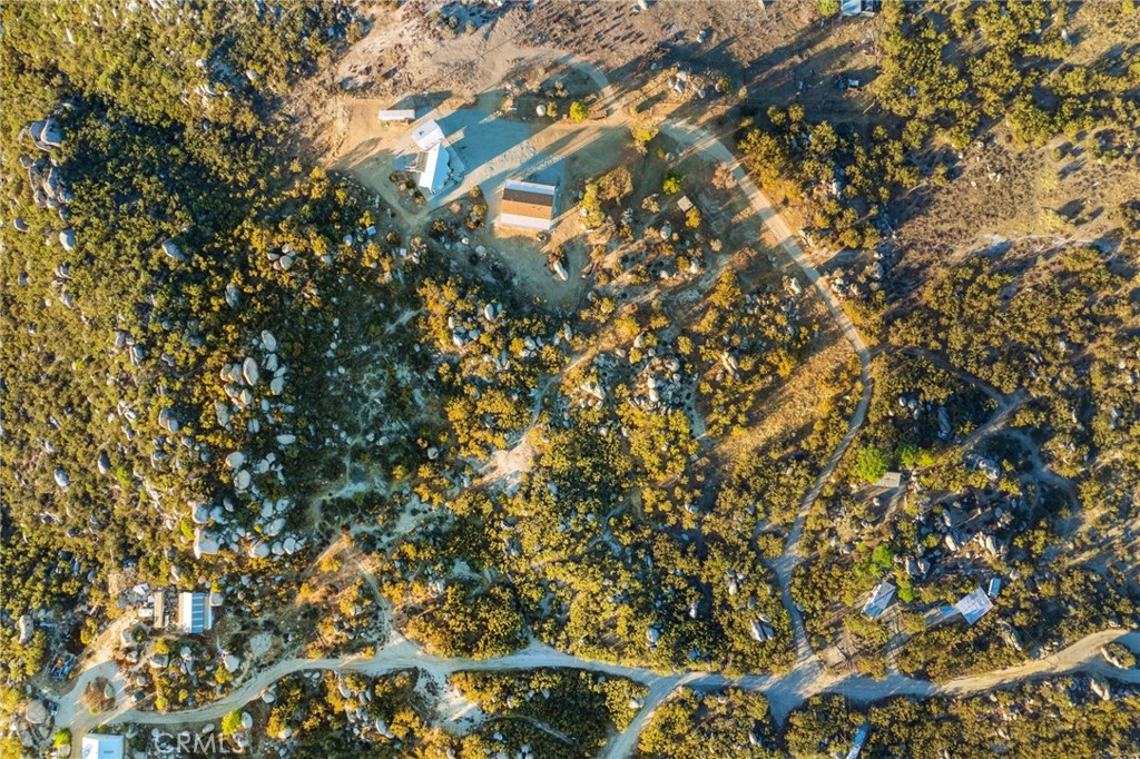 https://media.crmls.org/medias/c1cc7195-8749-4977-908d-6536faf09a66.jpg?preset=X-Large