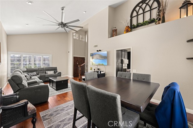 40 Country Wood Drive, Phillips Ranch CA: https://media.crmls.org/medias/c1cc7863-3906-4199-a042-a8b9455d1c3e.jpg