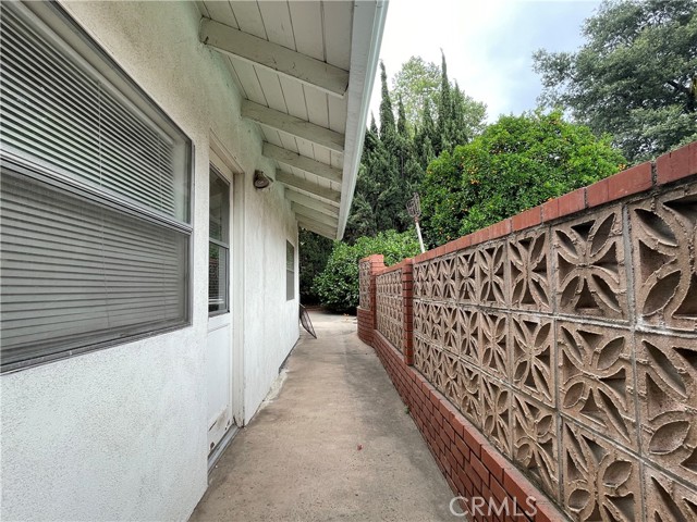643 W Alegria Avenue, Sierra Madre CA: https://media.crmls.org/medias/c1cc7ffb-2d84-4895-b0f8-f5ed73e81633.jpg