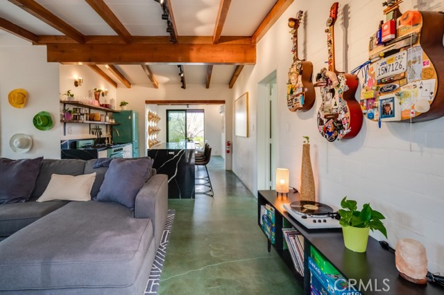 Detail Gallery Image 6 of 56 For 9405 Lanning Ln, Morongo Valley,  CA 92256 - 3 Beds | 1 Baths