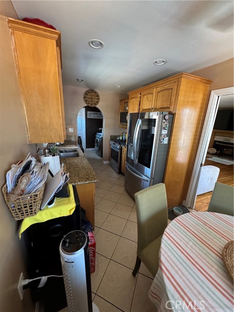 Detail Gallery Image 4 of 15 For 1043 Lagoon Ave, Wilmington,  CA 90744 - 3 Beds | 2 Baths