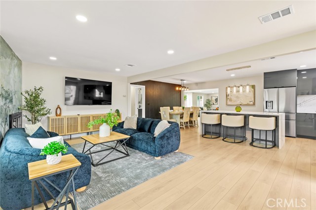 Detail Gallery Image 7 of 38 For 13502 Jackson St, Westminster,  CA 92683 - 5 Beds | 3 Baths