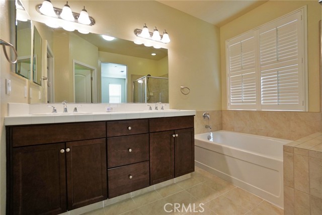 Detail Gallery Image 39 of 57 For 3000 Sunnyside Ct, Visalia,  CA 93292 - 3 Beds | 2 Baths