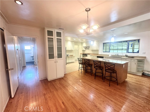 Detail Gallery Image 9 of 29 For 712 W 8th, Claremont,  CA 91711 - 3 Beds | 2 Baths