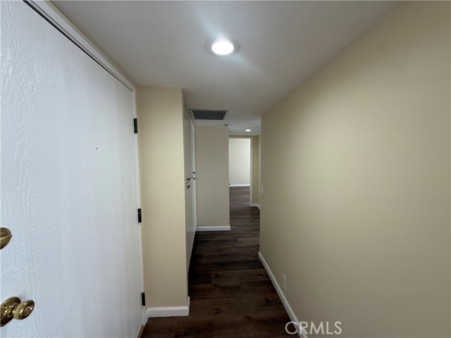Detail Gallery Image 13 of 25 For 7305 Milwood Ave #7,  Canoga Park,  CA 91303 - 2 Beds | 1 Baths