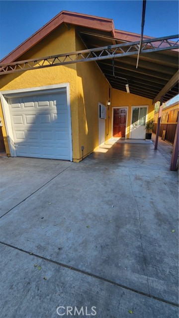 Image 2 for 9722 Holmes Ave, Los Angeles, CA 90002