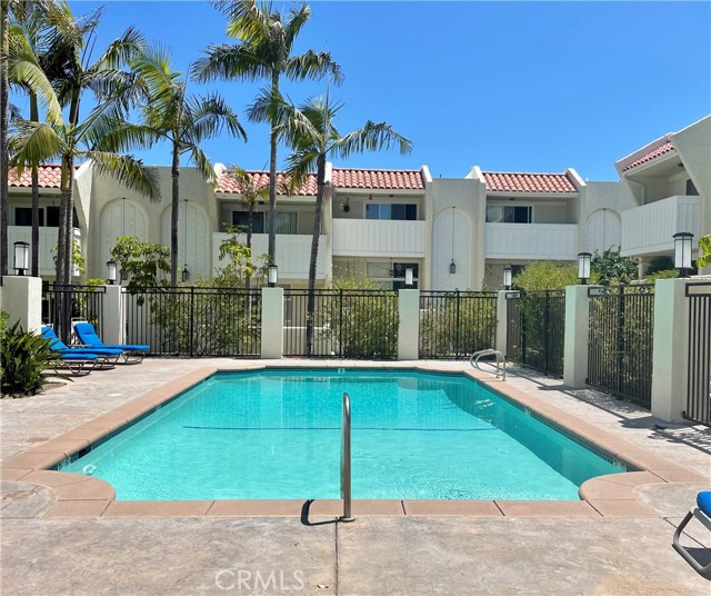 215 Valley Drive, Hermosa Beach, California 90254, 2 Bedrooms Bedrooms, ,3 BathroomsBathrooms,Residential,Sold,Valley,SB24029451