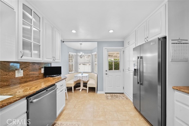 Detail Gallery Image 10 of 31 For 22907 Leonora, Woodland Hills,  CA 91367 - 2 Beds | 2 Baths