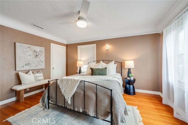 5855 Lemon Avenue, Long Beach CA: https://media.crmls.org/medias/c1cf3c71-7d5d-4a3f-8a20-55e63fd323cf.jpg