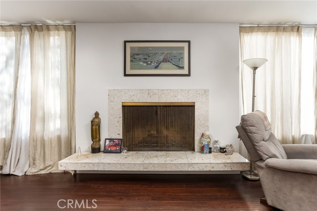 Detail Gallery Image 5 of 32 For 615 E Olive a,  Burbank,  CA 91501 - 2 Beds | 2 Baths