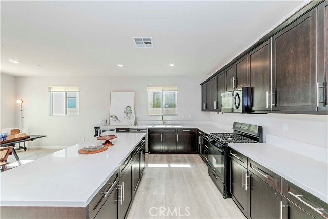 1202 Clipper Lane, Harbor City CA: https://media.crmls.org/medias/c1d03070-56a1-4c25-9a57-be0bb1641879.jpg