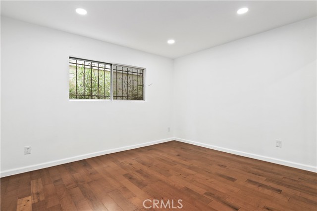 Detail Gallery Image 6 of 34 For 1045 N Kings Rd #105,  West Hollywood,  CA 90069 - 2 Beds | 2 Baths