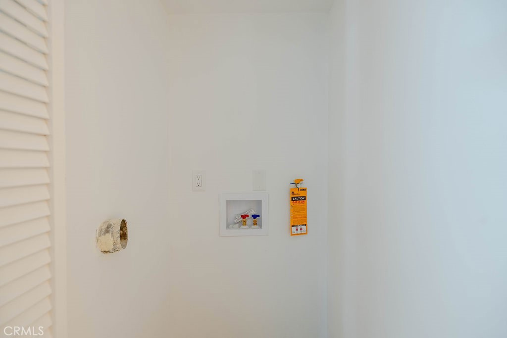 https://media.crmls.org/medias/c1d22822-9e02-4188-a16e-1dda374ab7c7.jpg?preset=X-Large