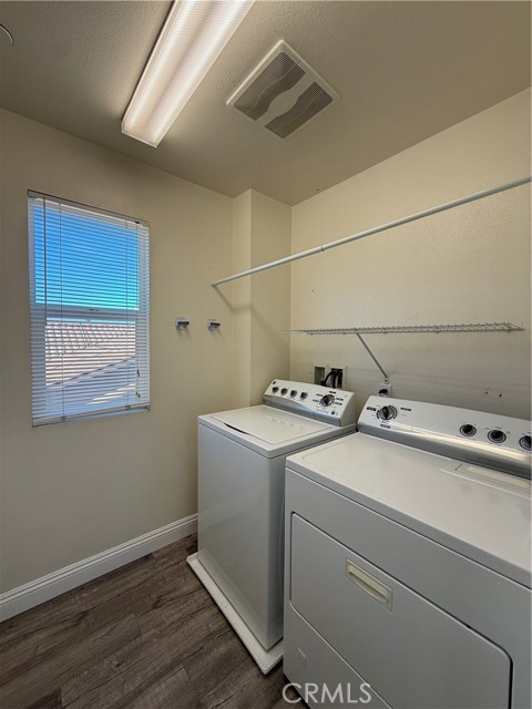 Detail Gallery Image 11 of 16 For 3447 White Sand Ct, Perris,  CA 92570 - 4 Beds | 2/1 Baths